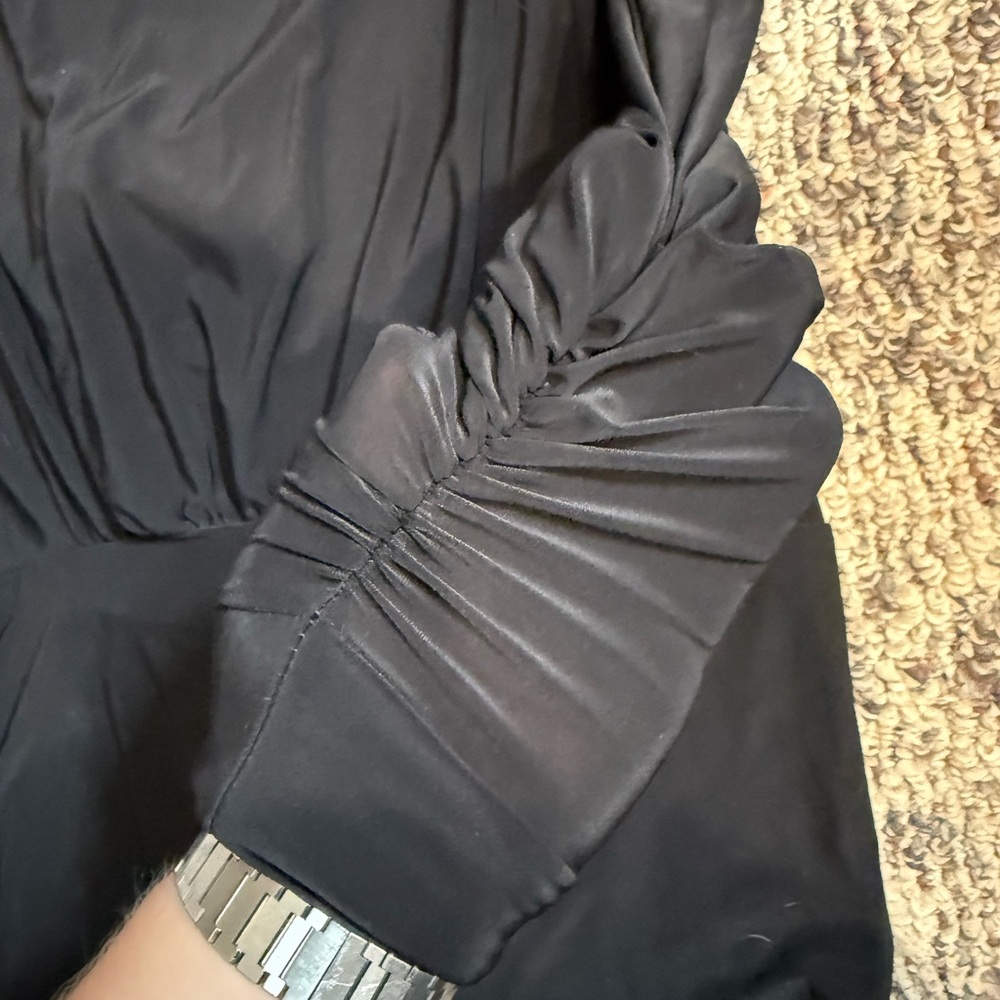 Elegant Black Long Sleeve Dress - Picture 4 of 8
